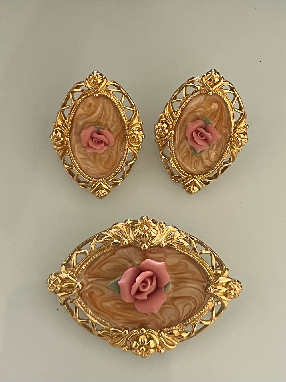 Rare Vintage Avon Gold Filigree Pink Rose Cameo Brooch & Earring Set